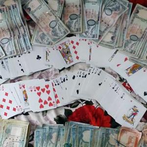 एक भारतीयसहित ४ जना जुवाडे बिर्तामोडबाट पक्राउ 