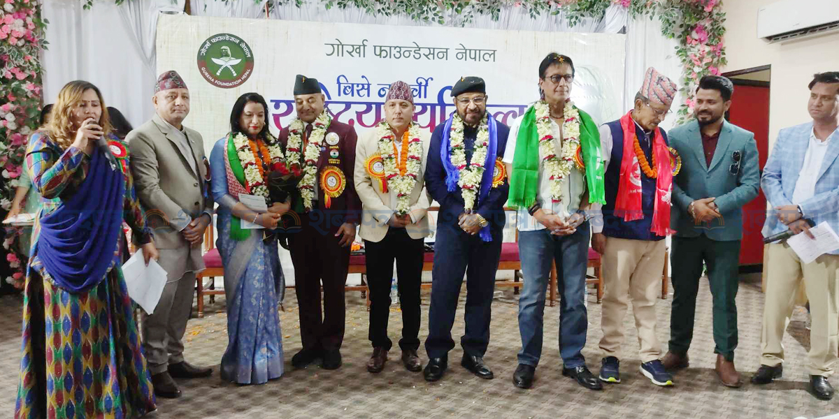    बिर्तामोडमा गिरीसहित ५ जना श्रष्टालाई ‘विशे नगर्ची राष्ट्रिय व्यक्तित्व सम्मान (भिडियोसहित) 