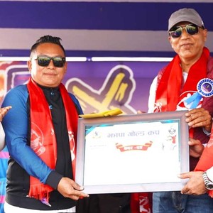 खेल पत्रकार राईलाई झापा गोल्डकपको सम्मान खेल पत्रकार राईलाई झापा गोल्डकपको सम्मान