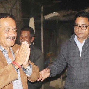 झापा क्षेत्र नं. ३ का कांग्रेस उम्मेद्वार घिमिरे घरदैलो अभियानमा  