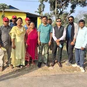 जनयुद्धमा शहिद भएका परिवारसँग भेटघाट गर्दै नेकपा उम्मेद्धार चुडाल जनयुद्धमा शहिद भएका परिवारसँग भेटघाट गर्दै नेकपा उम्मेद्धार चुडाल