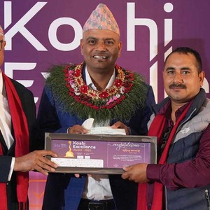 पत्रकार भण्डारी र वुढाथोकी पुरस्कृत