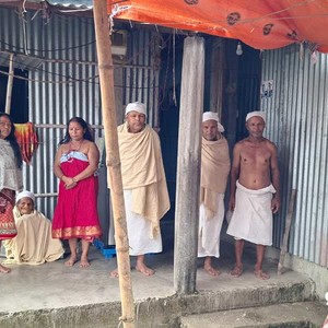 कुशको लाश बनाएर दाहसंस्कारपछि काजक्रिया गर्दै झापाको एक गिरी परिवार  