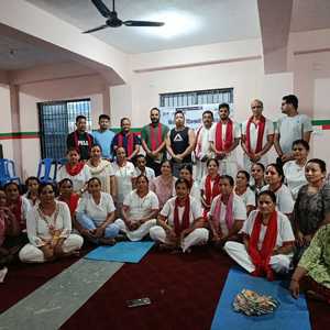 विश्व योग दिवसको अवसरमा योग अभ्यास तथा सम्मान कार्यक्रम सम्पन्न, योग प्रशिक्षक चेतन उप्रेती सम्मानित विश्व योग दिवसको अवसरमा योग अभ्यास तथा सम्मान कार्यक्रम सम्पन्न, योग प्रशिक्षक चेतन उप्रेती सम्मानित