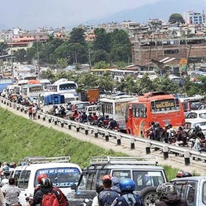 लामो दूरीका सवारीसाधनको आवागमनमा रोक लामो दूरीका सवारीसाधनको आवागमनमा रोक