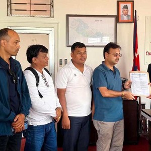 जिल्ला प्रशासन र झापा प्रहरीलाई पत्रकार महासंघको सात दिने अल्टिमेटम जिल्ला प्रशासन र झापा प्रहरीलाई पत्रकार महासंघको सात दिने अल्टिमेटम