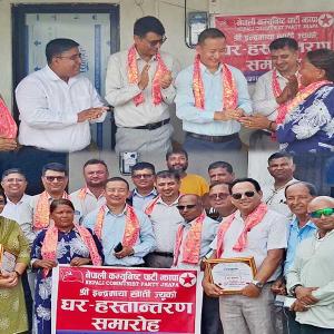 नेकपा झापाद्धारा बिपन्न तथा एकल महिला इन्द्रमाया खातीका लागि निर्माणसँगै हस्तान्तरण नेकपा झापाद्धारा बिपन्न तथा एकल महिला इन्द्रमाया खातीका लागि निर्माणसँगै हस्तान्तरण