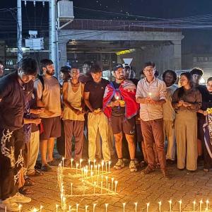 जेम्स फिटनेस सेन्टरद्धारा बाढीमा ज्यान गुमाउनेको सम्झानामा चारपानेमा दीप प्रज्वलन जेम्स फिटनेस सेन्टरद्धारा बाढीमा ज्यान गुमाउनेको सम्झानामा चारपानेमा दीप प्रज्वलन