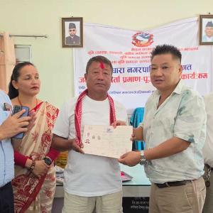 अर्जुनधाराका ७ अव्यवस्थित परिवारले पाए लालपुर्जा  